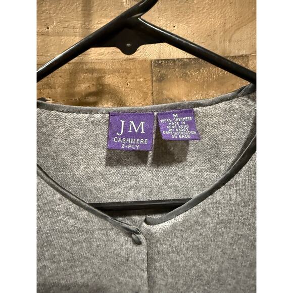 Vintage Women’s JM Gray 2-Ply Cashmere Button Sweater – Size Medium - Picture 4 of 8